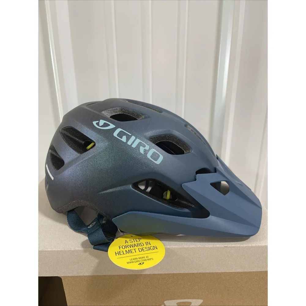 Giro Verce Mips Biking Helmet Womens Universal Blue - New With Box/Small Scratch